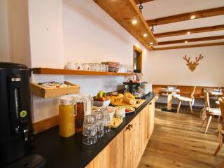 02. Catered chalet Neidia Selva Wolkenstein Logies en ontbijt