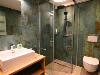 05. Catered chalet Christiane Sankt Anton Badkamer