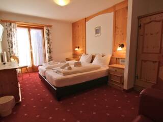 16. Catered chalet Oostenrijk Tirolerhof Serfaus Tweepersoonskamer