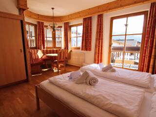 23. Catered chalet Elfriede Fiss Vierpersoonsappartement inclusief balkon Zimmer 18